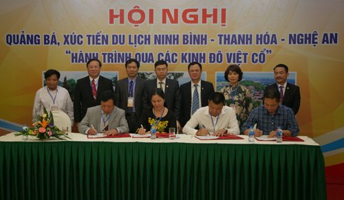 Lễ ký kết hợp tác phát triển du lịch giữa Hiệp hội Du lịch 3 tỉnh với Câu lạc bộ UNESCO Hà Nội và Câu lạc bộ du lịch cộng đồng CTC